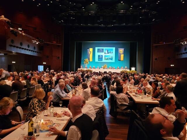 Voll besetzter Saalbau | Foto: Michael Landgraf