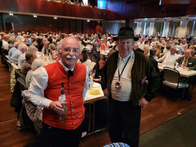 Zusammenarbeit Trachtengruppe Neustadt und Weinbruderschaft zu Macon | Foto: Michael Landgraf