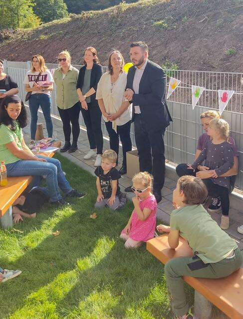  Robin Schier, Geschäftsführer des prot. Kindertagesstättenverbands Landau und Umgebung, bei seiner Rede. | Foto: C. Daußmann