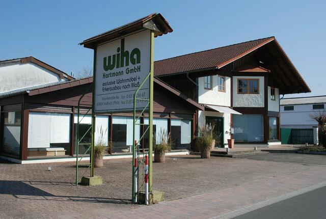 Exklusive Wohnmöbel und Erkerausbau nach Maß bietet die Firma wiha Hartmann GmbH.  | Foto: Markus Pacher