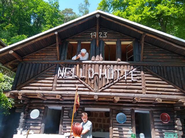 100 Jahre Schutzhütte mit einer Wanderung (Mai 2023) von Landau zur Nello, auf dem ursprünglichen Weg, der Waldarbeiter ab 1923 | Foto: Rudi Birkmeyer