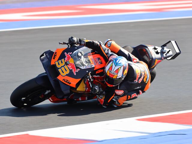 Pechvogel Brad Binder - KTM - wurde im Sprintrennen aus dem Rennen gerissen | Foto: Reuschel ( moto-foto )