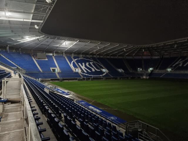 Blick in das abendliche Stadion | Foto: www.jowapress.de