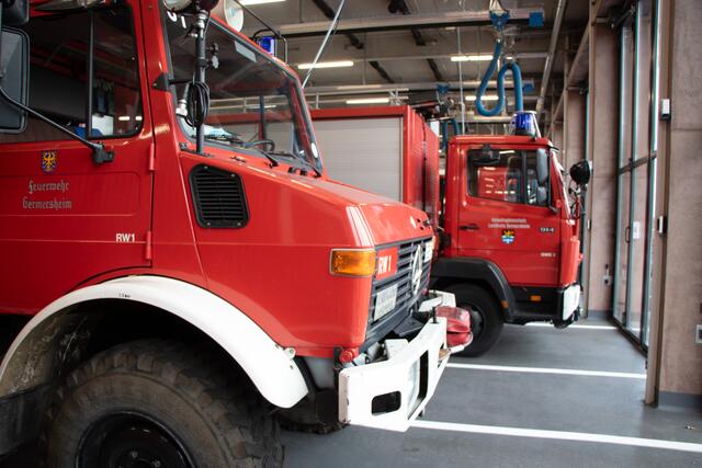 Offizielle Einweihung des neuen Germersheimer Feuerwehrhauses - Blick in die Fahrzeughalle | Foto: Heike Schwitalla