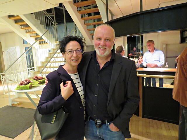 Ehepaar Landry im Foyer verabschiedet und Dankeschön | Foto: Brigitte Melder