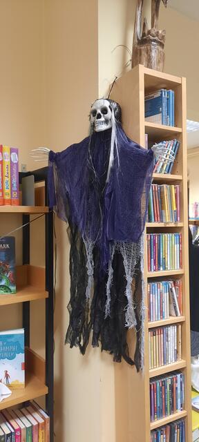 Halloween in der Zweigstelle der Stadtbibliothek Friedrichsfeld  | Foto: Kristin Hätterich 