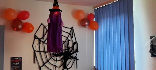 Vorbereitet für die Halloweenparty im Jugendtreff | Foto: Kristin Hätterich 