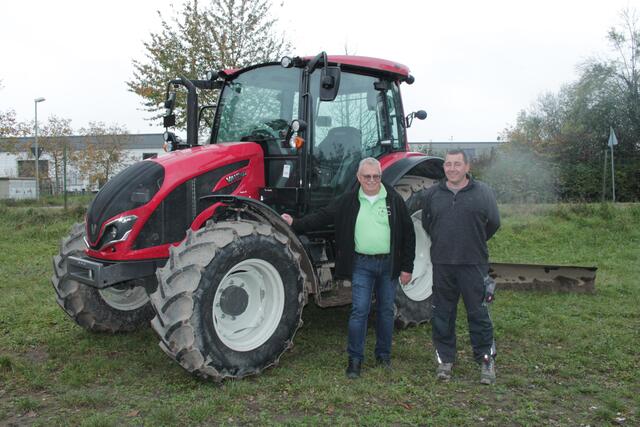 Der neue Traktor vom MSC Altrip | Foto: Michael Sonnick