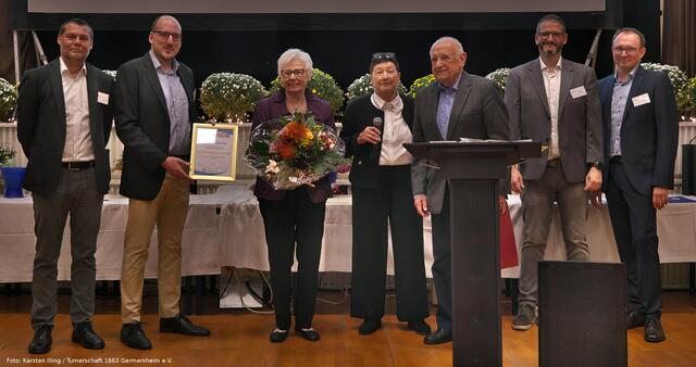 Verleihung des Vereins-Award (vlnr): Uwe Leuthner, Dominik Betsch, Brigitte Vetter, Regine Roth, Dieter Vetter, Dominik Morio und Peter Auer | Foto: Foto: Karsten Illing