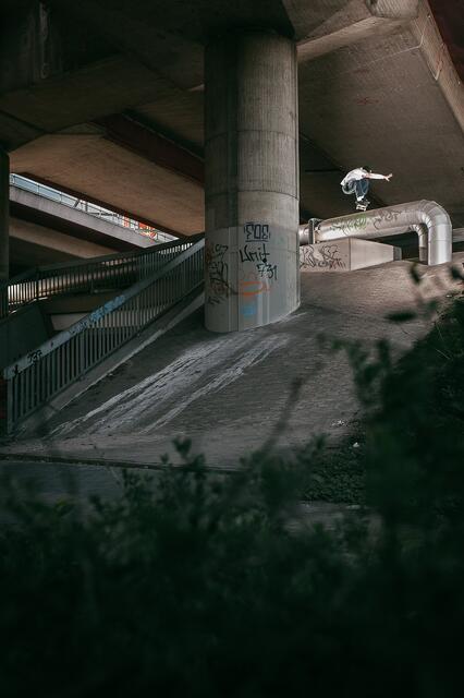 Skater-Fotografie: Unter der Hochbrücke in Ludwigshafen | Foto: Fabian Reichenbach