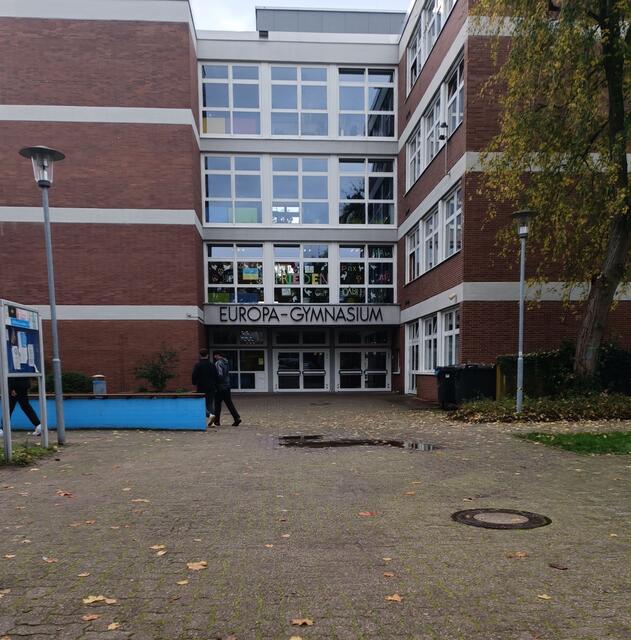 der Eingang des Wörther Europa-Gymnasiums | Foto: Heike Schwitalla