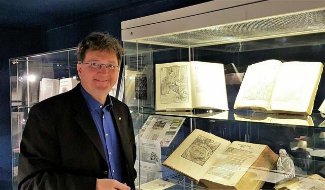 Michael Landgraf und das Bibelmuseum Neustadt | Foto: Markus Pacher