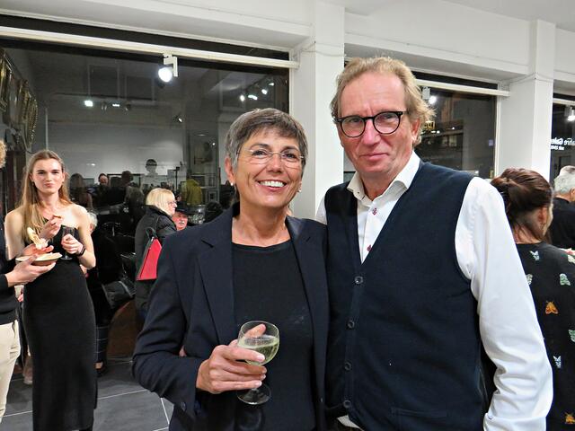 Ehepaar Lauth mit Katarina im Hintergrund | Foto: Brigitte Melder