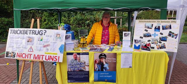 Erfolgreich: Der Stand der SfS mit Günther Neudeck an der Spitze weckte das Interesse der Gäste beim Obst- und Gemüsetag in Schifferstadt. | Foto: Kühner