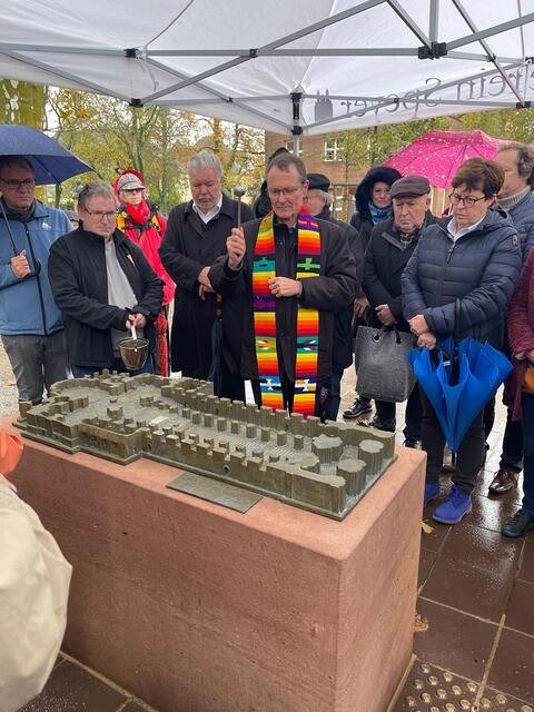 Einweihung des Tastmodells am Dom durch Domdekan und Domkustos Dr. Christoph Kohl | Foto: Domkapitel Speyer