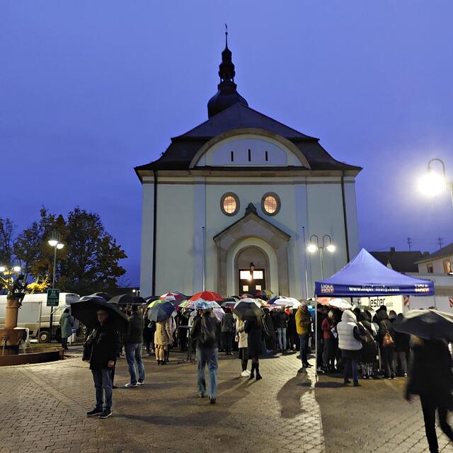 Warten auf Einlass | Foto: Brigitte Melder