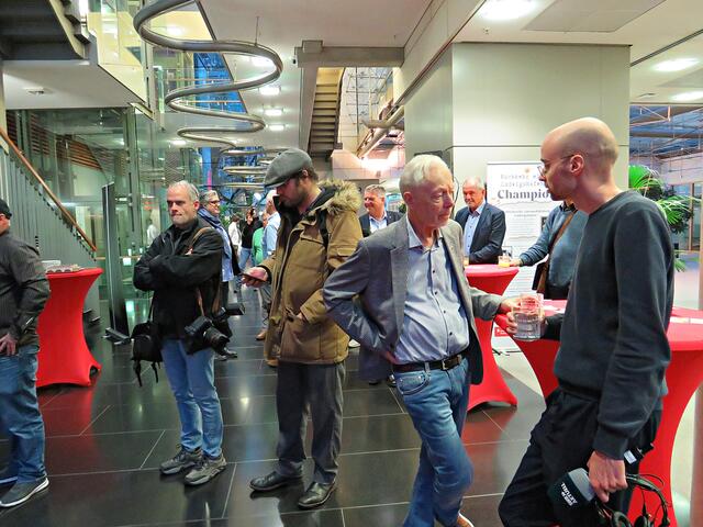 Warten auf die Enthüllung | Foto: Brigitte Melder