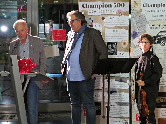 Besitzer Burkhard Steins mit Christian Steiger und Alaani Anas | Foto: Brigitte Melder