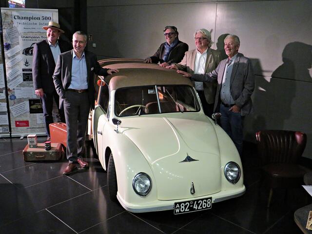 Pressefoto mit den Beteiligten | Foto: Brigitte Melder