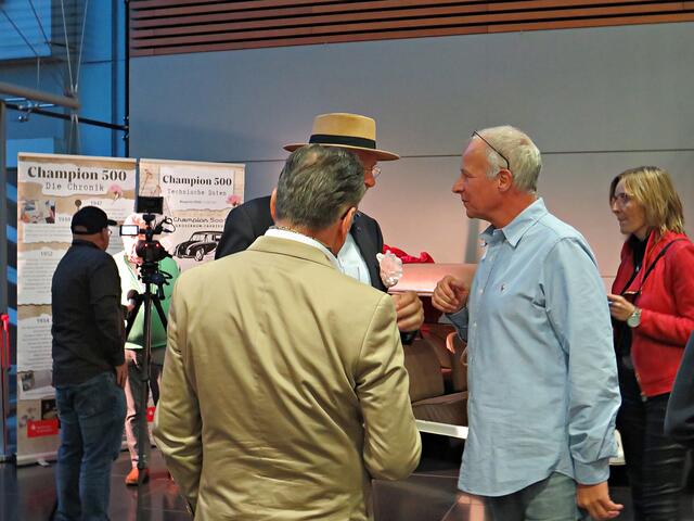 Kleine Gesprächsrunde | Foto: Brigitte Melder