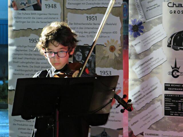 Alaani Anas mit seiner Bratsche | Foto: Brigitte Melder