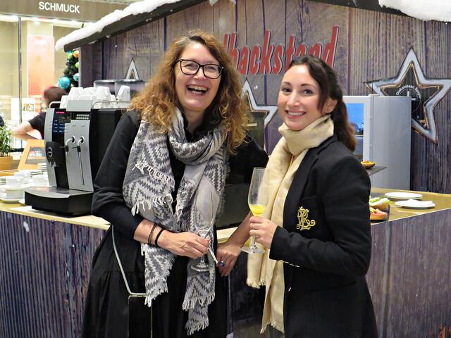 Links Brigitte Jungmann (Kreisvorstand CDU) und Anita Hauck (Ortsbeirat nördliche Innenstadt und Ex Miss Ludwigshafen 2014/15) | Foto: Brigitte Melder