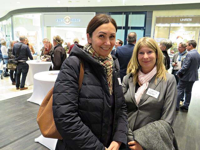 Ohne GML-Chef hier: Petronella Kron und Susanne Falter | Foto: Brigitte Melder