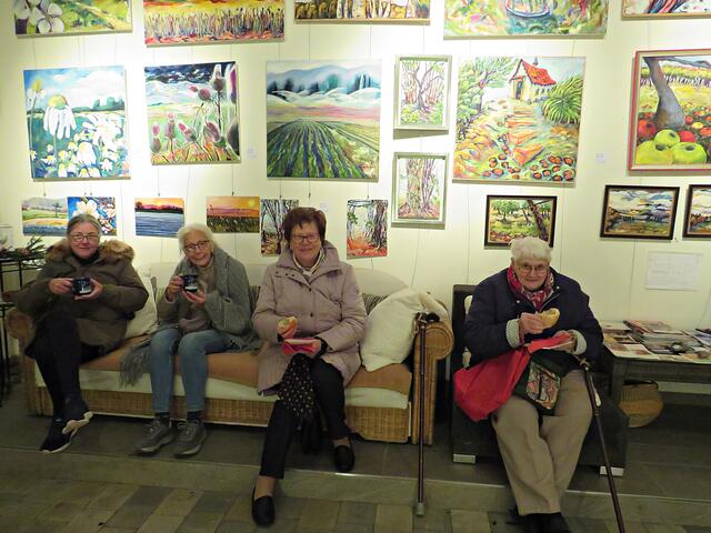 Die vier netten Damen hatten es sich gemütlich gemacht | Foto: Brigitte Melder