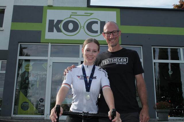 Anne Slosharek mit ihrem Vater Martin vom Radhaus Koch in Mutterstadt | Foto: Michael Sonnick