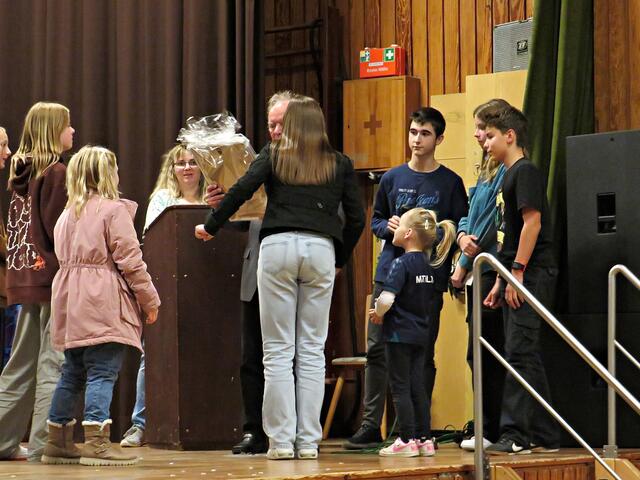 Geschenk für den "Meistermacher" | Foto: Brigitte Melder