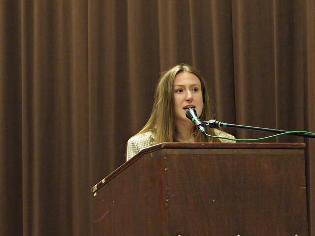 Bezaubernde Moderatorin Elena Löchner | Foto: Brigitte Melder