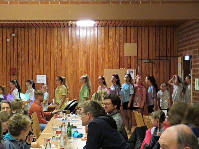 Einmarsch der "Jungen Feger" der Igglemer Bessem | Foto: Brigitte Melder