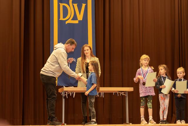Herzlichen Glückwunsch von Jürgen Haupt und Elena Löchner | Foto: Udo Wagner