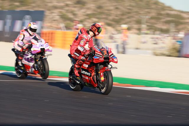 Martin versuchte im Training Bagnaia zu reizen
 | Foto: Reuschel moto-foto