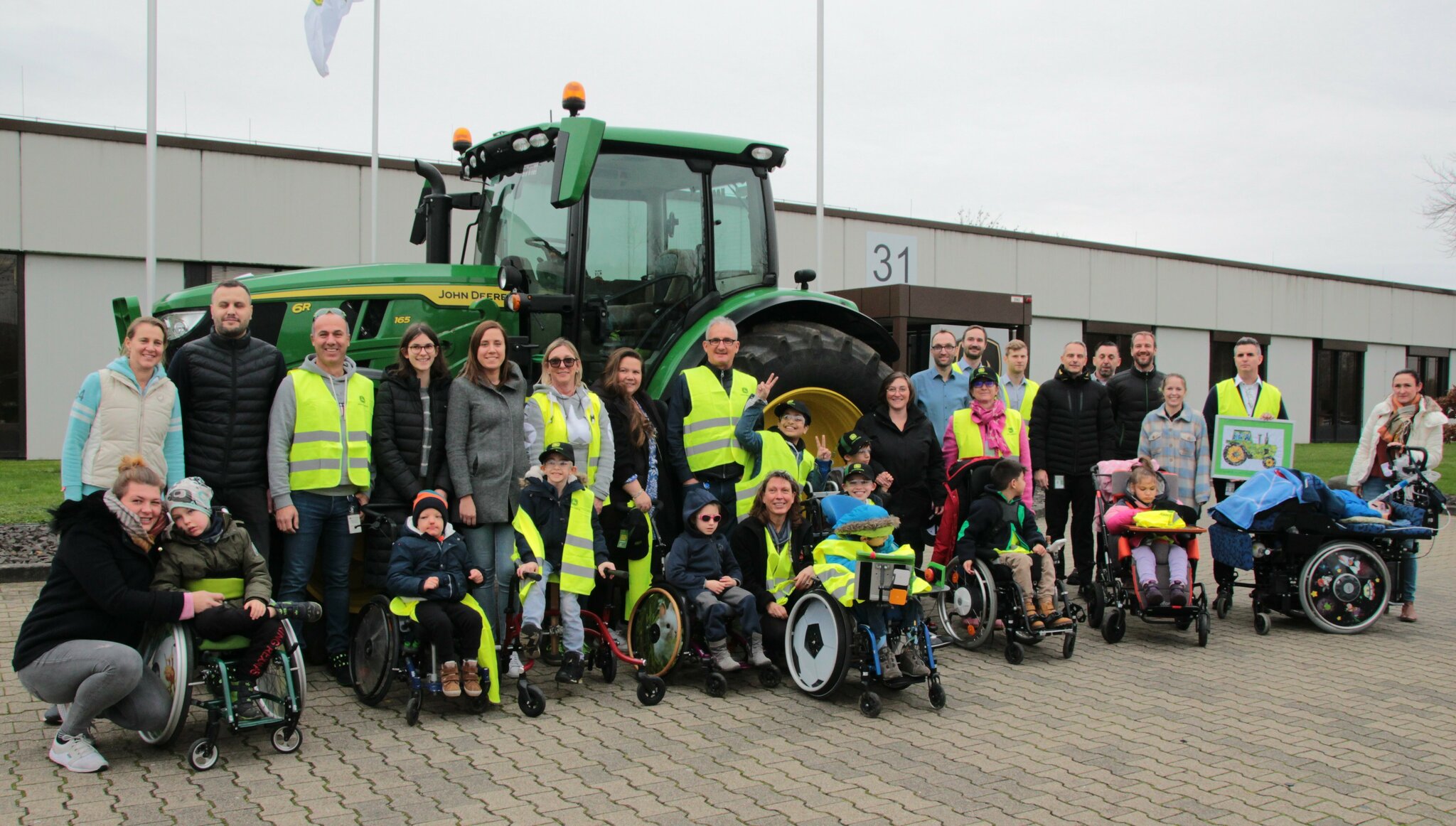 Ausflug zu John Deere in Bruchsal Strahlende Gesichter bei den LGS