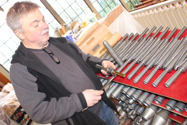 Orgelbauer Helmut Marx bei der Arbeit. | Foto: Pacher, Markus