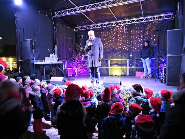 Der Ortsbürgermeister begrüßte alle | Foto: Brigitte Melder