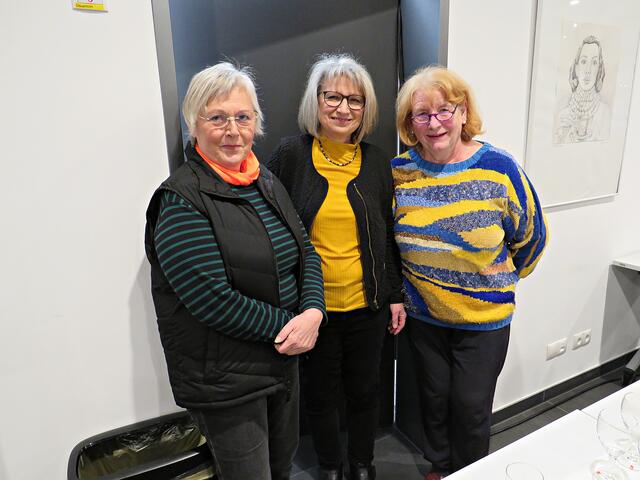 Fleißige Bienchen beim Ausschank | Foto: Brigitte Melder