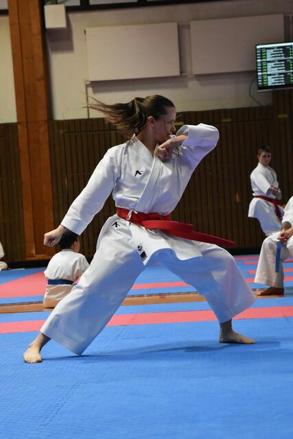 Carolina Griessel gewinnt Gold in der Kategorie Jugend | Foto: 1. SKV Speyer