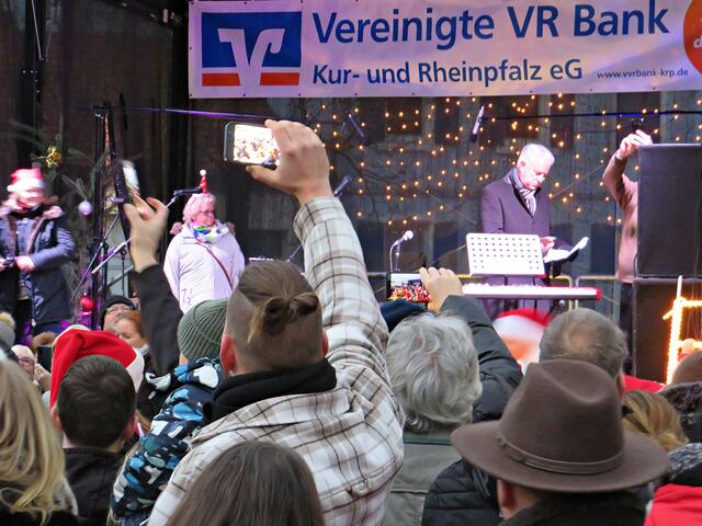 Alle Hände hoch | Foto: Brigitte Melder