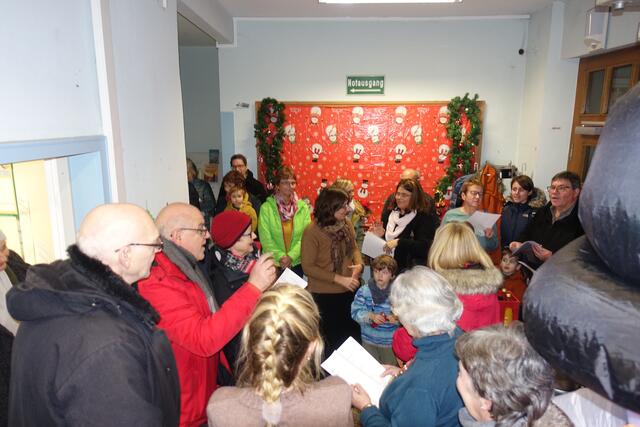 Lebendiger Adventskalender in der Zweigstelle der Stadtbibliothek Friedrichsfeld | Foto: Kristin Hätterich