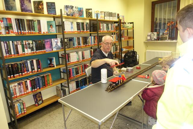 Fischer-Technik in der Zweigstelle der Stadtbibliothek Friedrichsfeld | Foto: Kristin Hätterich