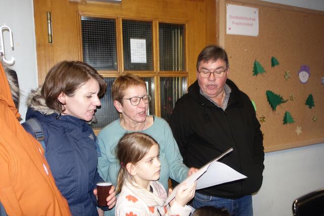 Lebendiger Adventskalender in der Zweigstelle der Stadtbibliothek Friedrichsfeld | Foto: Kristin Hätterich