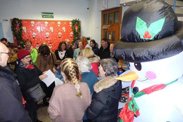 Lebendiger Adventskalender in der Zweigstelle der Stadtbibliothek Friedrichsfeld | Foto: Kristin Hätterich