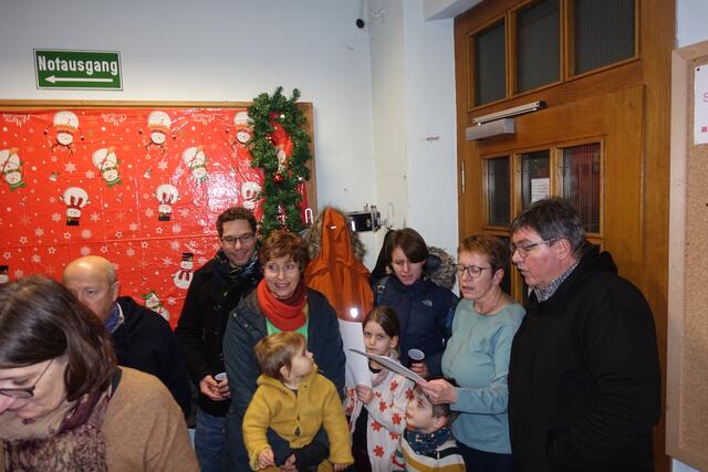 Lebendiger Adventskalender in der Zweigstelle der Stadtbibliothek Friedrichsfeld | Foto: Kristin Hätterich