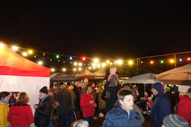 Weihnachtsmarkt Friedrichsfeld | Foto: Kristin Hätterich