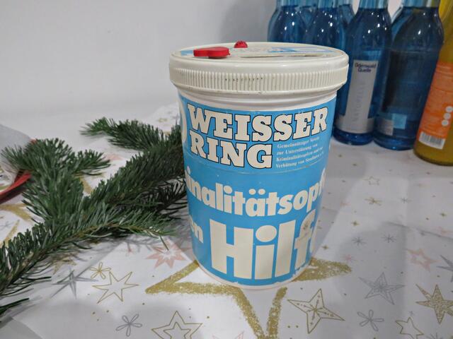 Spendendose für den Weißen Ring e.V. | Foto: Brigitte Melder