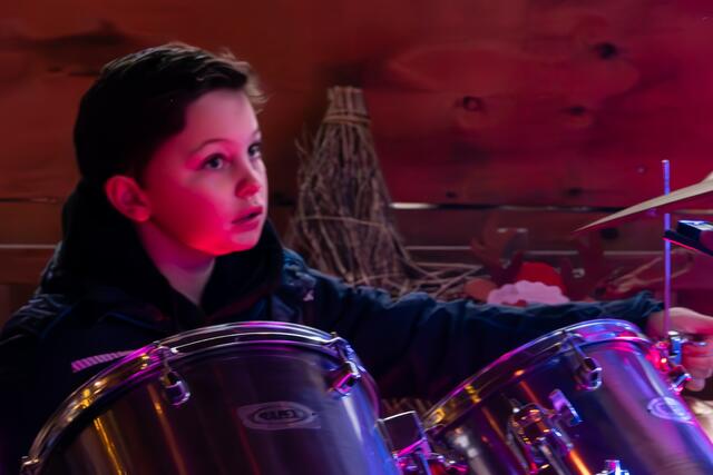 Musikschüler an den Trommeln | Foto: Johann-Peter Melder