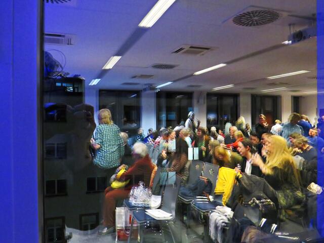 Spiegelung im Fenster | Foto: Brigitte Melder