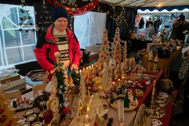 Carmin-Laubsägearbeiten | Foto: Johann-Peter Melder